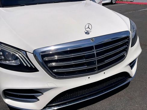 Used 2018 Mercedes-Benz S 560 Sedan image 5