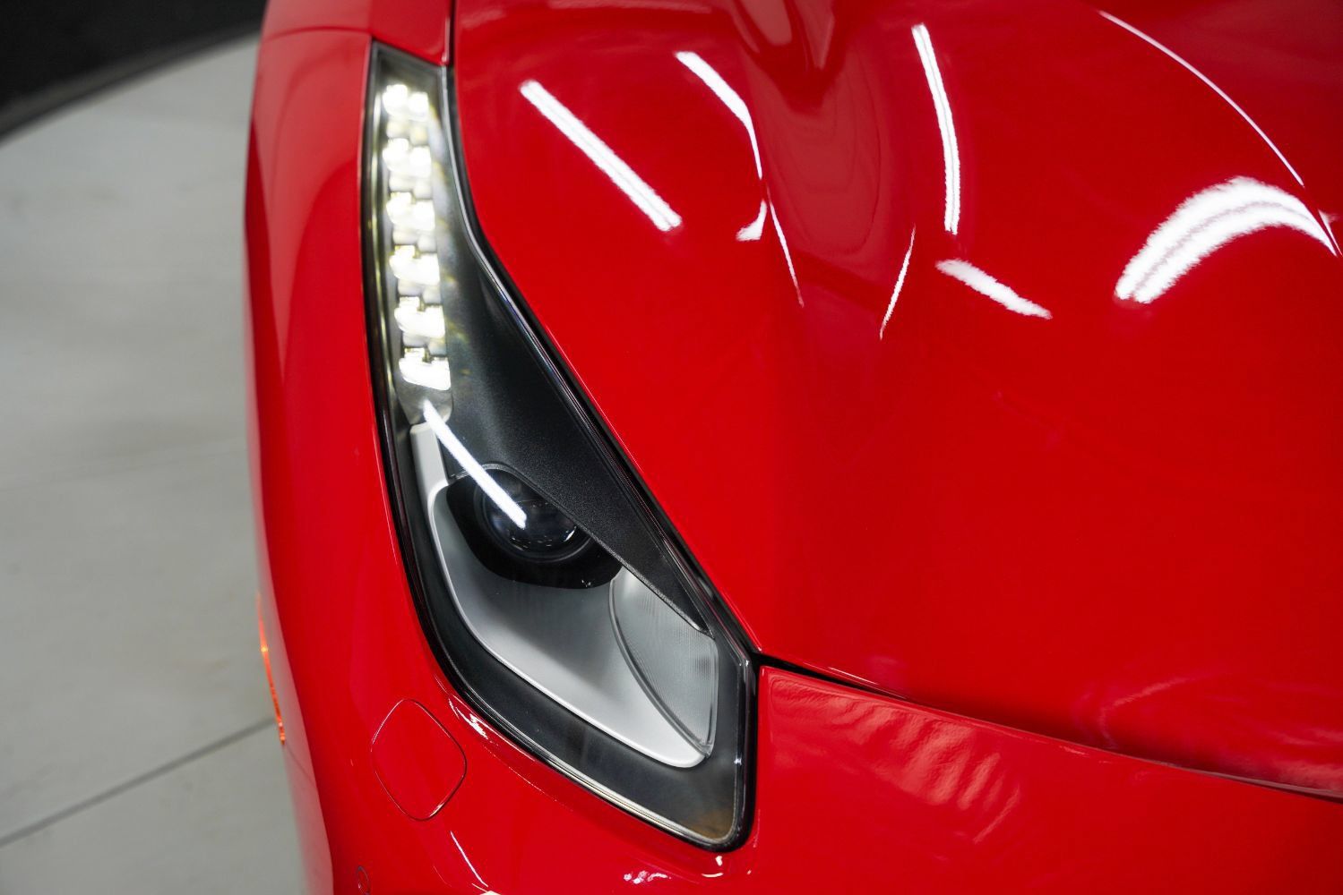 Used 2017 Ferrari 488 Spider RWD image 12