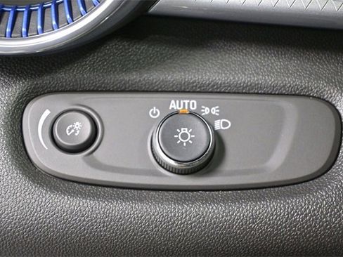 New 2026 Chevrolet Trax LT w/ Driver Confidence Package image 15