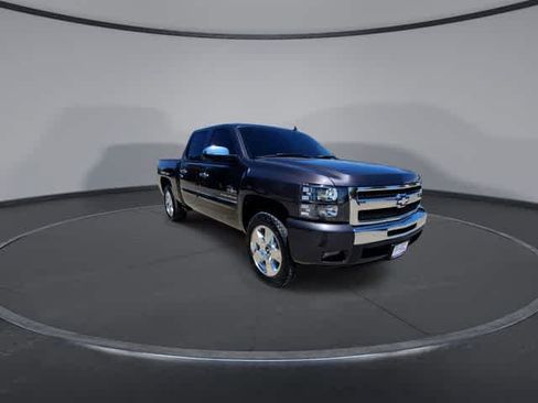 Used 2010 Chevrolet Silverado 1500 LT w/ Texas Edition RWD image 2