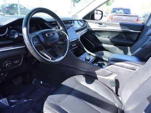 Used 2022 Jeep Grand Cherokee L Limited image 18