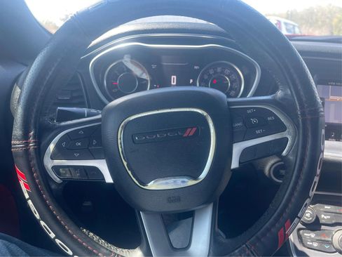 Used 2015 Dodge Challenger SXT Plus w/ Driver Convenience Group image 17