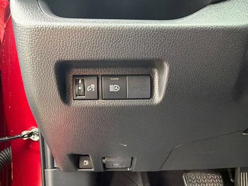 Used 2025 Toyota RAV4 LE AWD/4WD image 25
