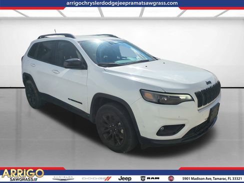 Certified 2023 Jeep Cherokee Altitude Lux image 1