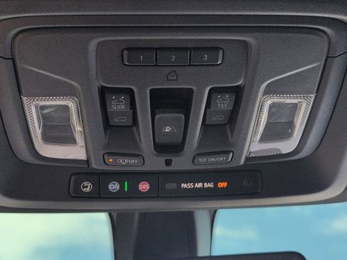 Used 2021 Chevrolet Silverado 1500 High Country AWD/4WD image 20
