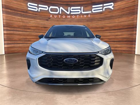 Used 2023 Ford Escape ST-Line w/ Tech Pack #1 image 9