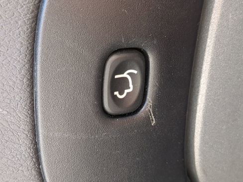 Used 2016 Jeep Cherokee Trailhawk w/ Comfort/Convenience Group image 39