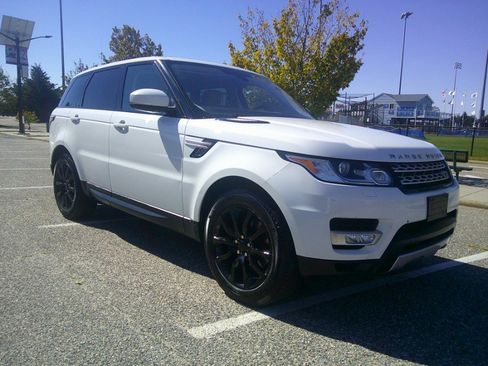 Used 2016 Land Rover Range Rover Sport HSE image 18