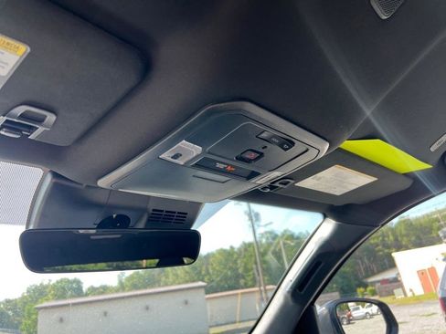 Used 2024 Toyota Tacoma TRD Off-Road image 11