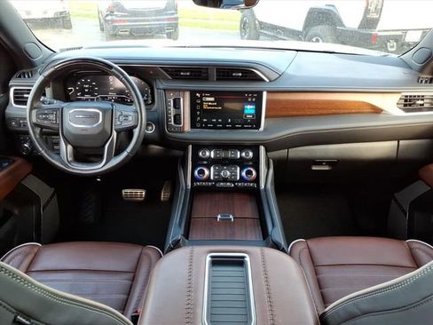 Used 2024 GMC Yukon Denali Ultimate AWD/4WD image 19