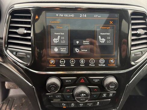 Used 2022 Jeep Grand Cherokee Limited image 20