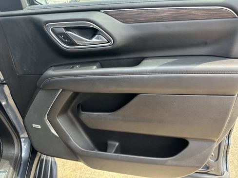 Used 2021 Chevrolet Suburban LT image 13