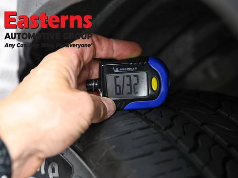 Used 2021 Toyota RAV4 XLE AWD/4WD image 27