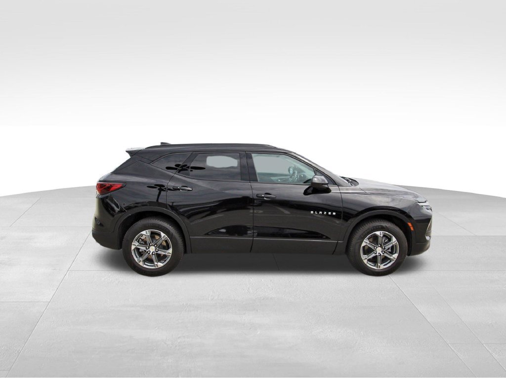 Used 2024 Chevrolet Blazer LT w/ Convenience Package FWD image 5