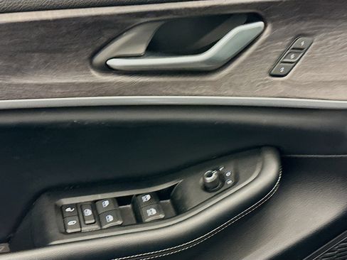 Used 2024 Jeep Grand Cherokee L Limited w/ Luxury Tech Group II image 15