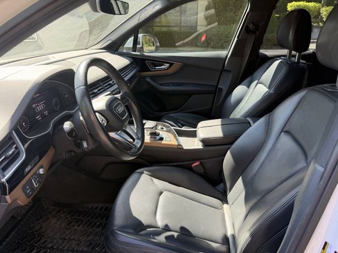 Used 2017 Audi Q7 3.0T Prestige AWD/4WD image 9