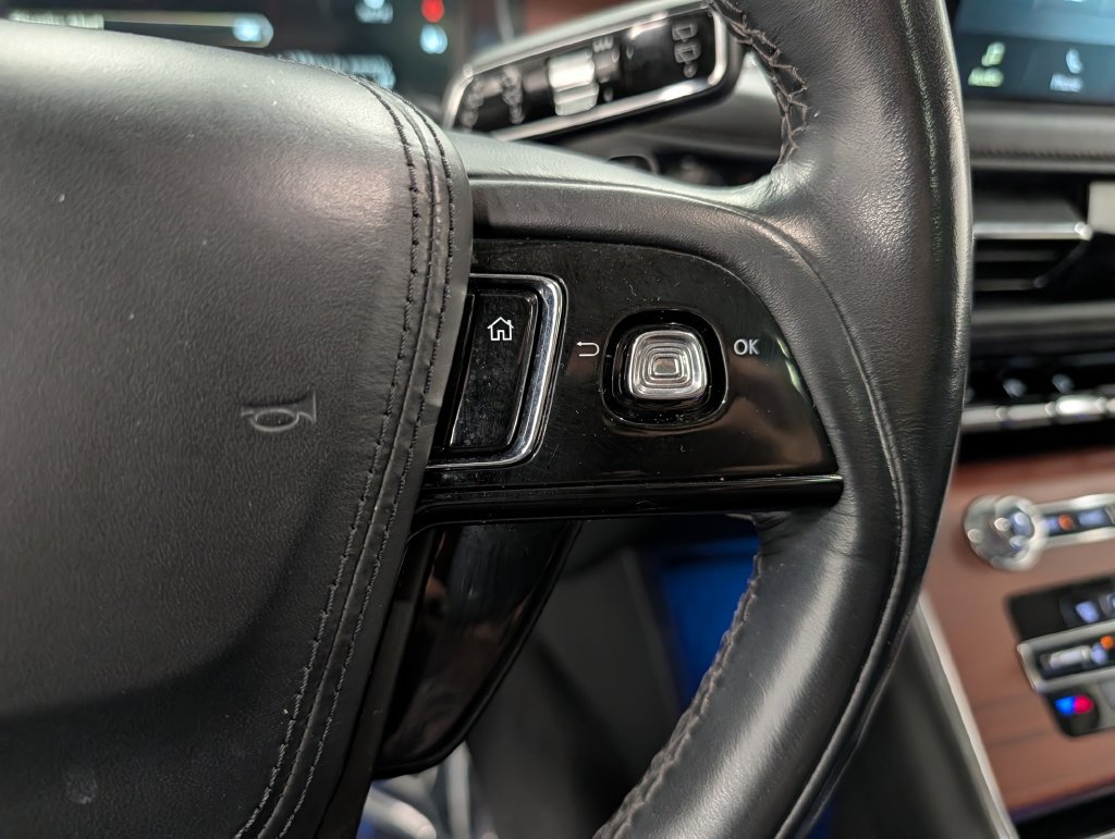 Used 2023 Lincoln Aviator Reserve w/ Equipment Group 201A AWD/4WD image 21