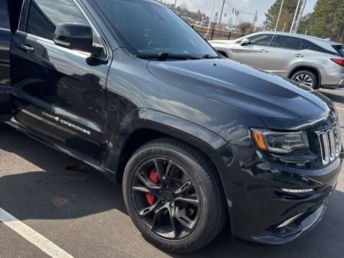Used 2015 Jeep Grand Cherokee SRT image 4