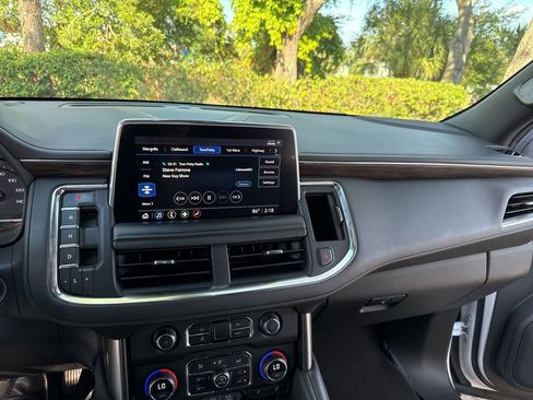 Used 2021 Chevrolet Suburban LT image 34