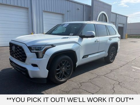 Used 2023 Toyota Sequoia Platinum RWD image 3