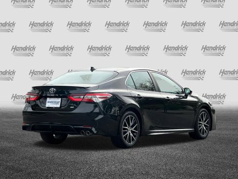 Used 2021 Toyota Camry SE image 5