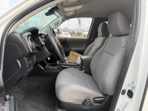 Used 2023 Toyota Tacoma SR RWD image 4