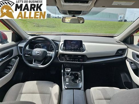 Used 2025 Nissan Rogue SV FWD image 19