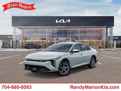 New 2025 Kia K4 LXS