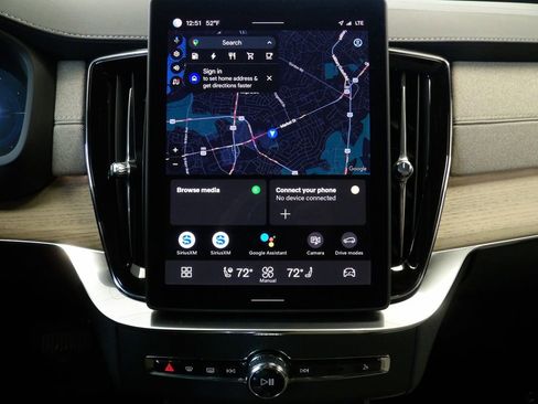 Certified 2025 Volvo XC90 T8 Plus image 21