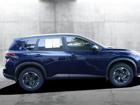 Certified 2025 Nissan Rogue SV w/ SV Premium Package FWD image 5