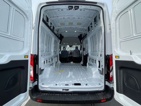 New 2026 Ford Transit 250 148 High Roof AWD image 4