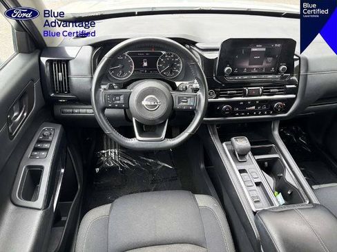 Used 2024 Nissan Pathfinder SV FWD image 10