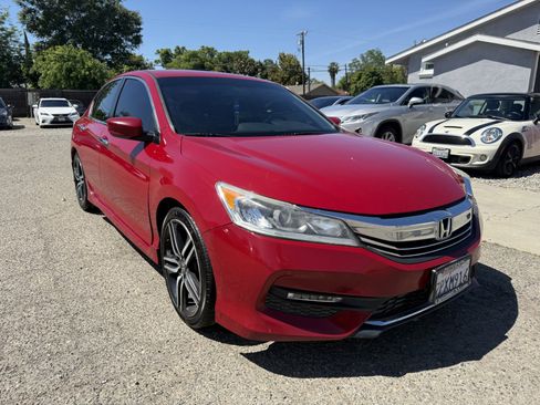 Used 2016 Honda Accord Sport image 3