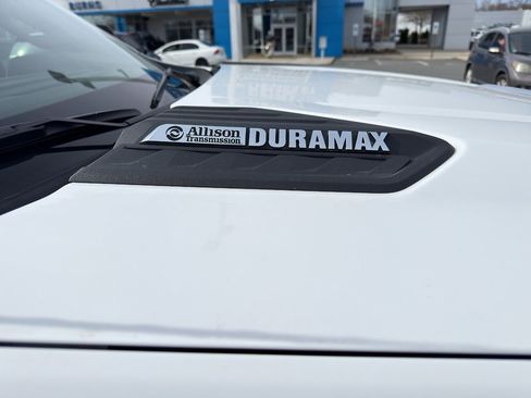 Used 2025 Chevrolet Silverado 2500 LT w/ Convenience Package image 9