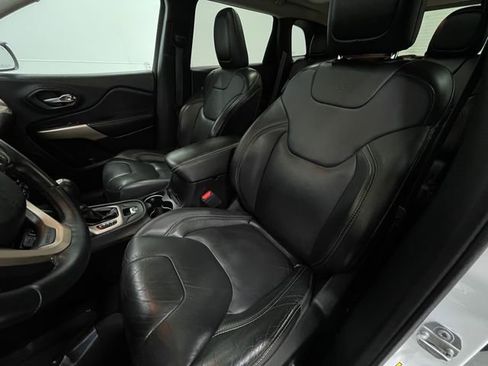 Used 2018 Jeep Cherokee Limited w/ Technology Group image 15