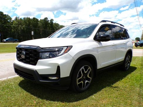 Used 2023 Honda Passport Elite image 4