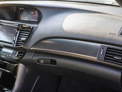 Used 2016 Honda Accord EX-L image 18