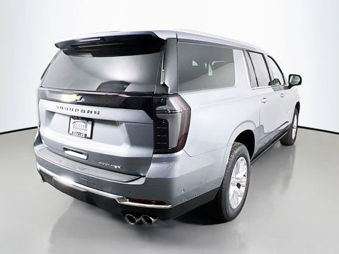 New 2025 Chevrolet Suburban Premier image 5
