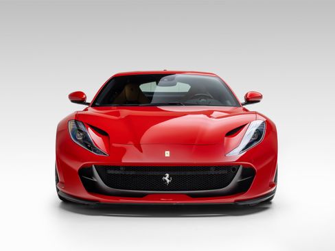 Used 2020 Ferrari 812 Superfast RWD image 12