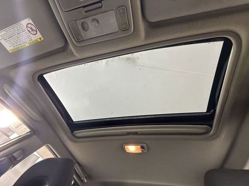 Used 2005 Toyota RAV4 4WD image 24