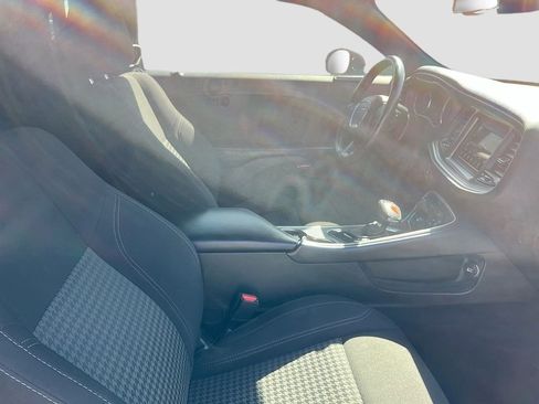Used 2021 Dodge Challenger SXT image 22