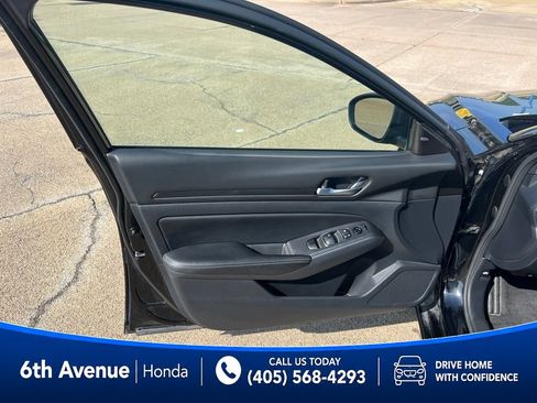 Used 2025 Nissan Altima 2.5 SV AWD/4WD image 21