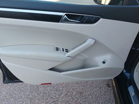 Used 2019 Volkswagen Passat 2.0T SE R-Line image 29