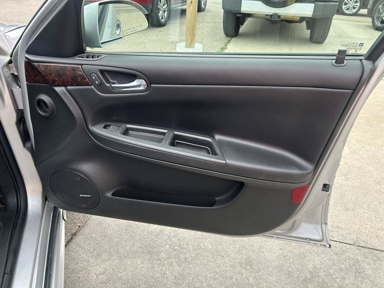 Used 2013 Chevrolet Impala LTZ FWD image 16