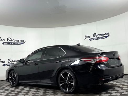 Used 2019 Toyota Camry XSE image 10
