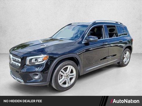 Used 2023 Mercedes-Benz GLB 250 4MATIC w/ Premium Package image 1