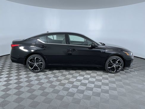 Used 2025 Nissan Altima 2.5 SR AWD/4WD image 10