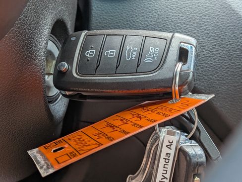 Used 2021 Hyundai Accent SEL FWD image 30