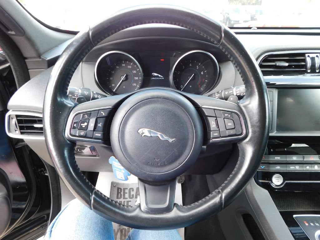 Used 2018 Jaguar F-PACE Premium AWD/4WD image 28