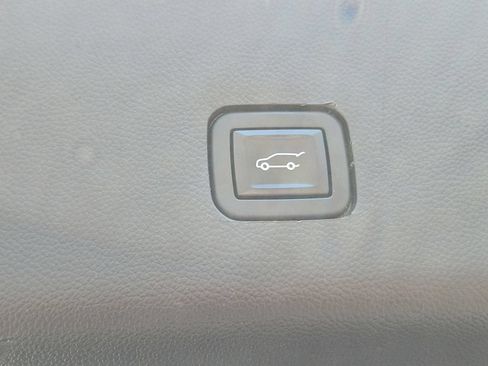 Used 2022 Chevrolet Traverse LT AWD/4WD image 10
